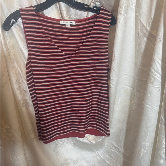 St. John Jacket with Coordinating Top - Picture 2 of 5